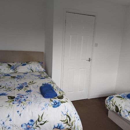 Superb 2 Bedroom Flat, Sleeps 6 Croydon Ngoại thất bức ảnh